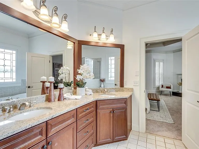 240 Lullwater Ct — Photo 29