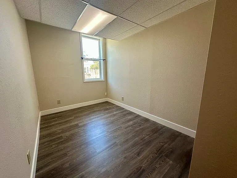 4044 V St — Photo 12