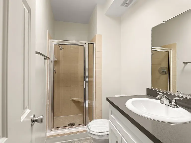 White Oak Terrace Apartments — Photo 33