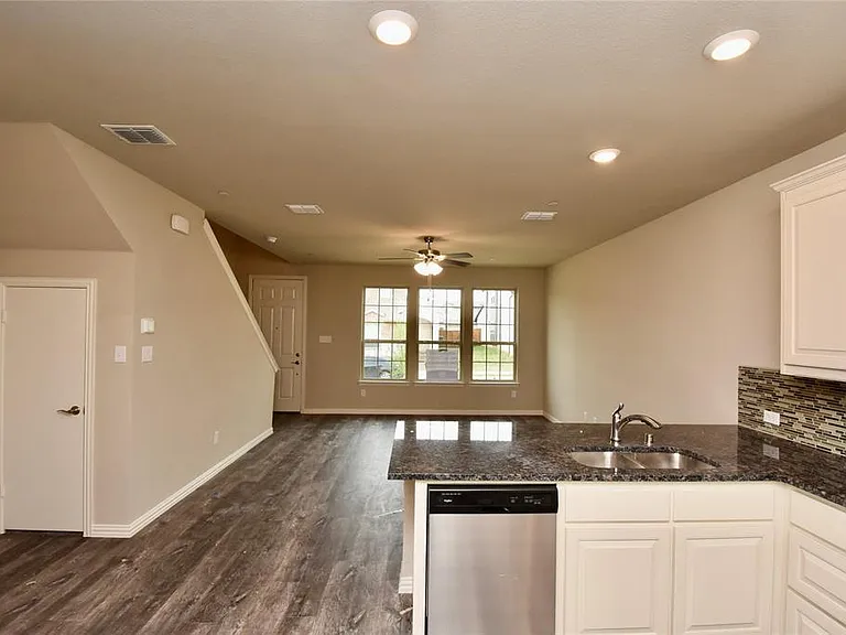 3405 Solana Cir — Photo 8