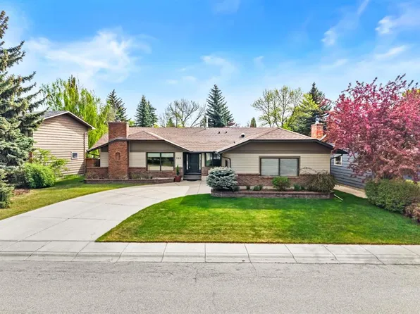612 W Lake Simcoe Close SE, Calgary, AB T2J 5H2