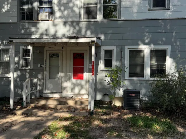 1205 S Pershing Ave, Wichita, KS 67218