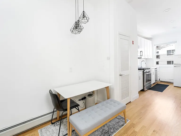 120 Monroe St #3L — Photo 10
