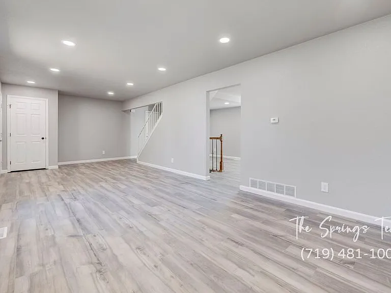 6460 Bugle Dr — Photo 5