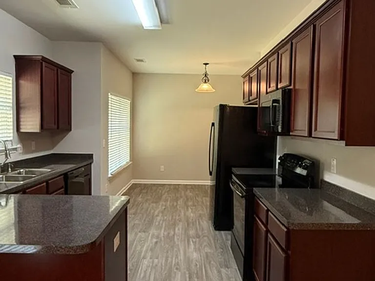19 Black Diamond Dr — Photo 7