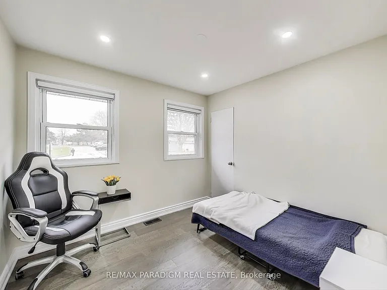 36 Rideout St #UPPER — Photo 9