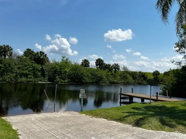 1073 Old Lakeport Rd, Moore Haven, FL 33471