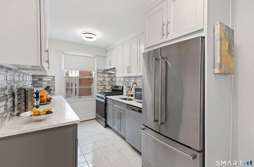 2 bed, 1068 sqft, $2,795 — Photo 2