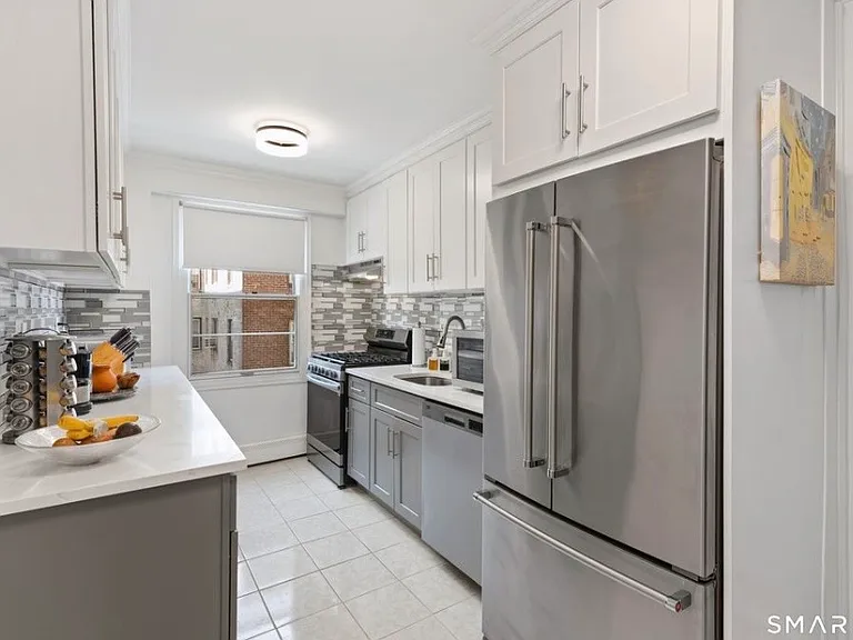 30 Glenbrook Rd #2E — Photo 9