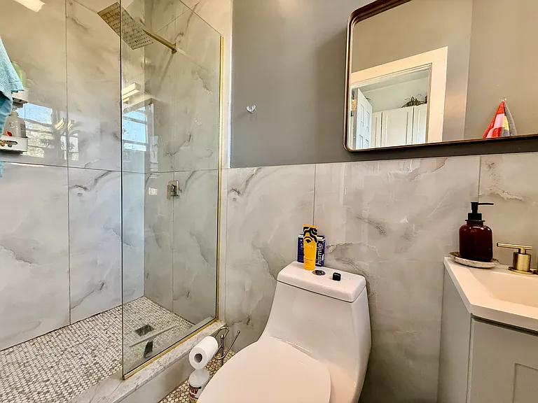 1930 Bleecker St #2R — Photo 6