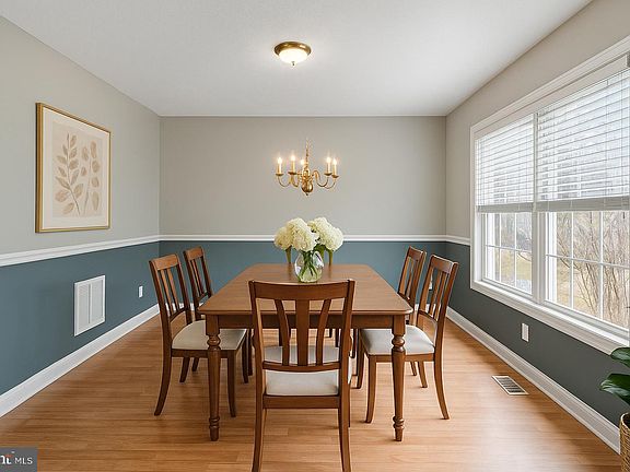 5th image of 293 Leviticus Dr