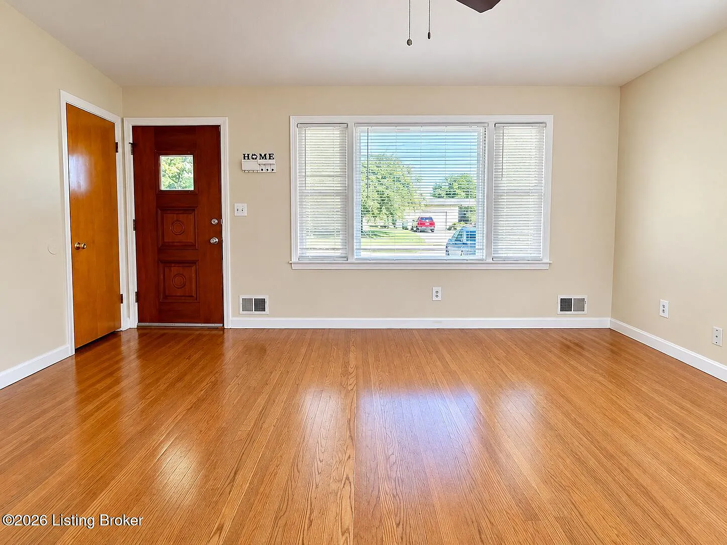 3 bed, 1.0 bath, 1000 sqft, $1,795 — Photo 2