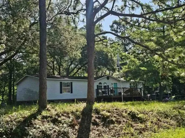 262 Holly Dr, Southport, NC 28461