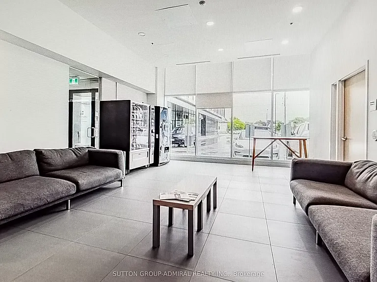 1900 Simcoe St N #511 — Photo 4