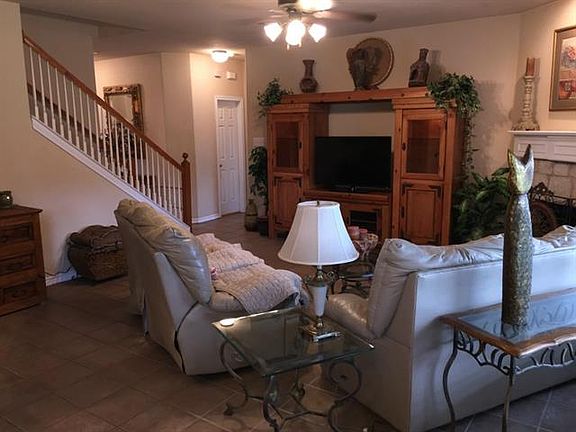 3rd image of 1331 Luverne Dr