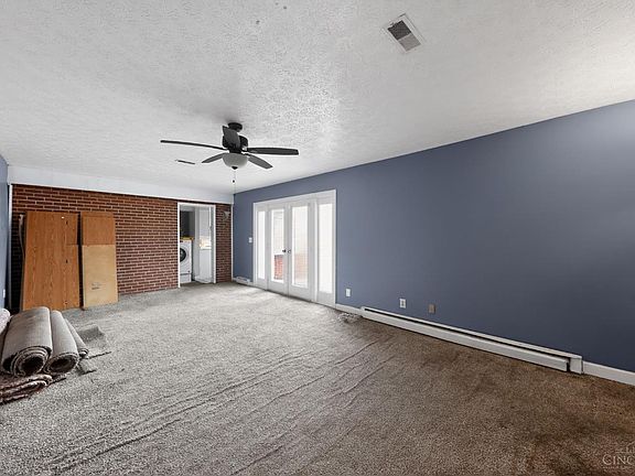 3rd image of 1958 Bluehill Dr