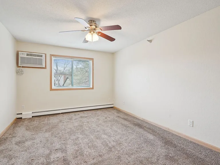 Park Place Apartments in Burnsville — Photo 25
