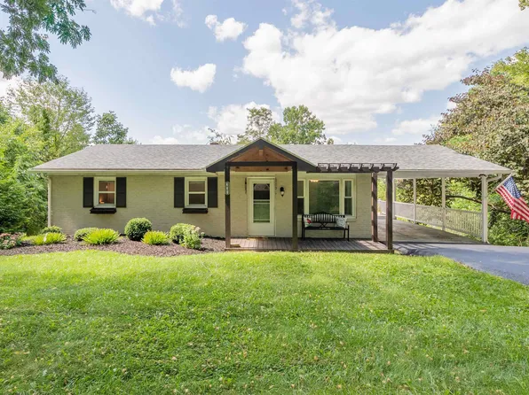440 White Pine Dr, Christiansburg, VA 24073