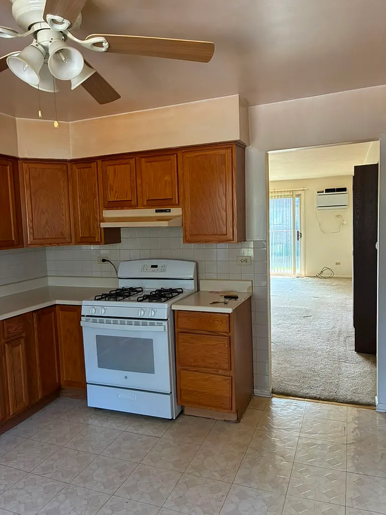 2 bed, 850 sqft, $1,700 — Photo 3