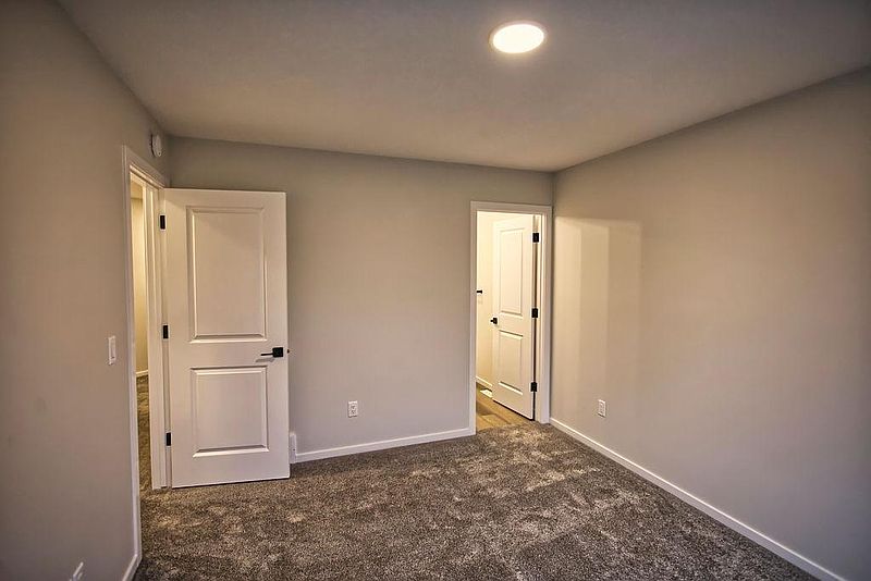 Spruce Grove House for rent - 3 Bedrooms — photo 22