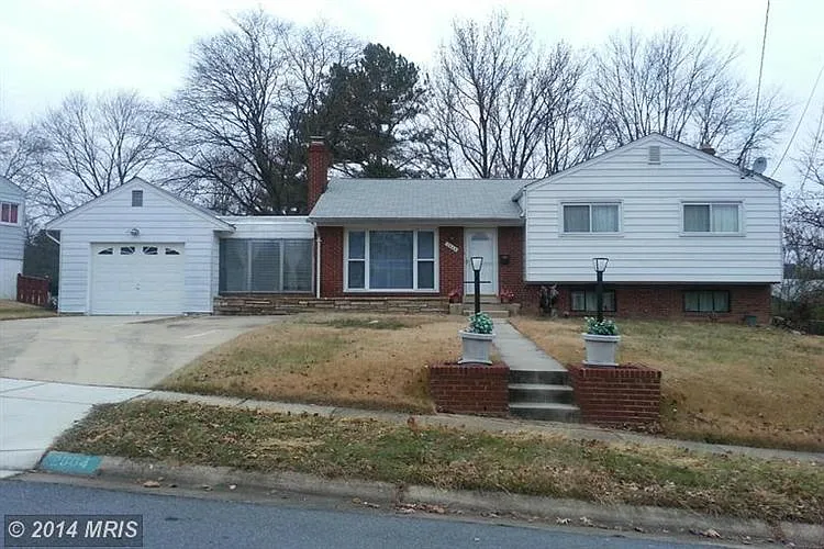 2604 Lackawanna St photo 1