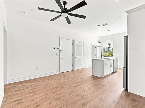5th image of 155 Grand St Floor 2