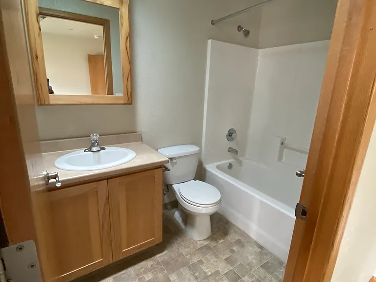 1950 Elmwood Pl — Photo 9
