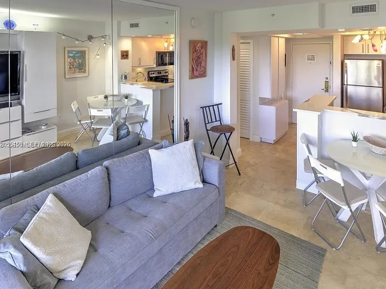 2951 S Bayshore Dr #712 — Photo 2