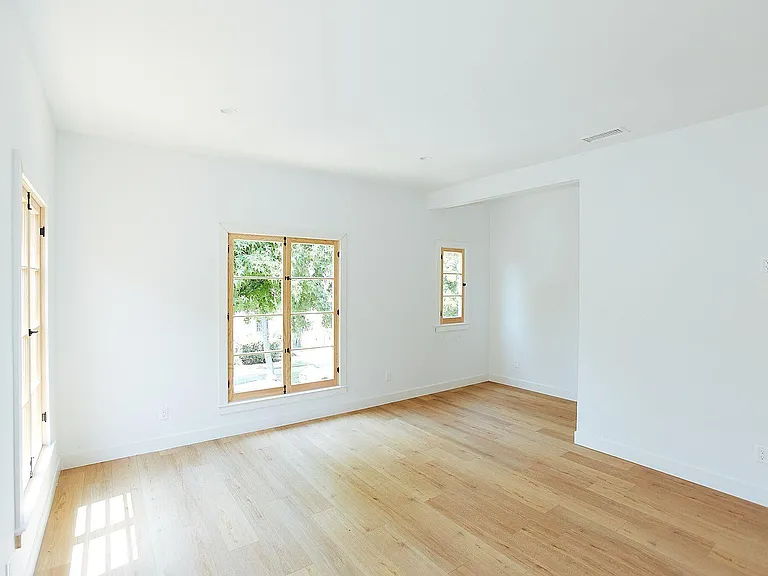 428 N Orange Grove Ave — Photo 5