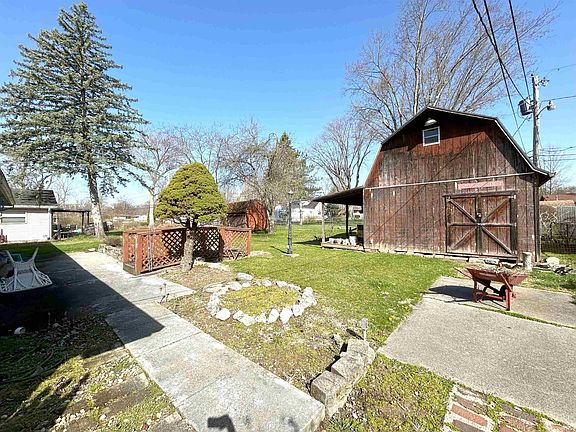 3rd image of 2541 Deerwood Dr