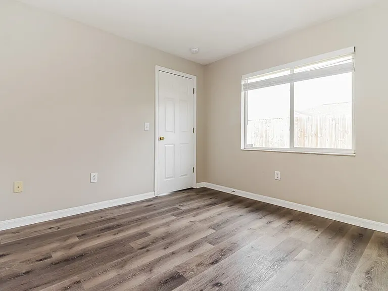 1212 Flexford St — Photo 12