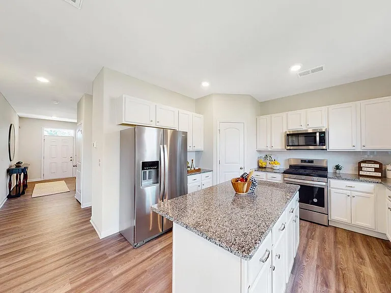 7004 Walkers Run Dr — Photo 11