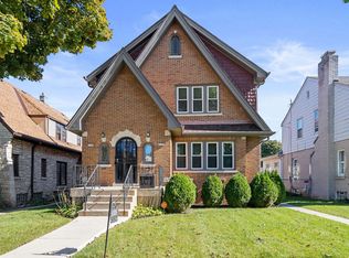 4304 N 17th St, Milwaukee, WI 53209