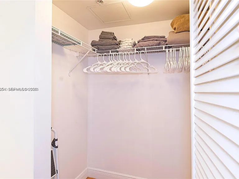 31 SE 5th Ave #1203 — Photo 15