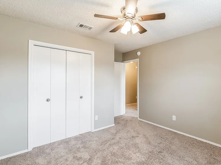 1513 Longshadow Ln — Photo 14