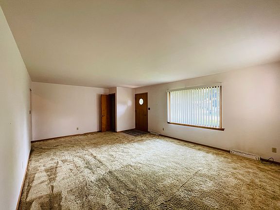 2nd image of 808 Belaire Ave