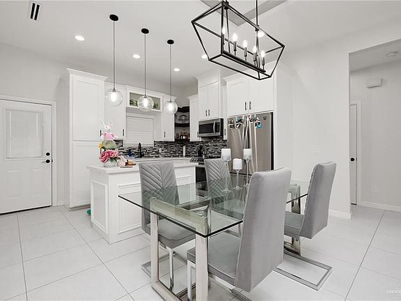 4th image of 3501 Dunes Dr