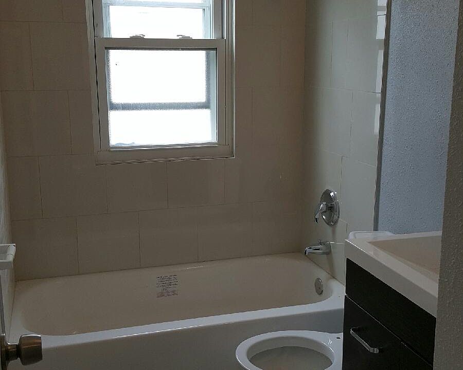 1st image of 1313-1315 E Howard #1313