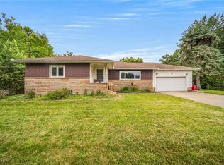 9509 S Skyland Dr, Macedonia, OH 44056