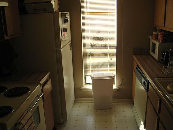 4th image of 727 San Benito Dr