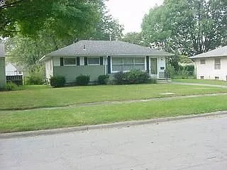 4477 Errington Rd photo 1