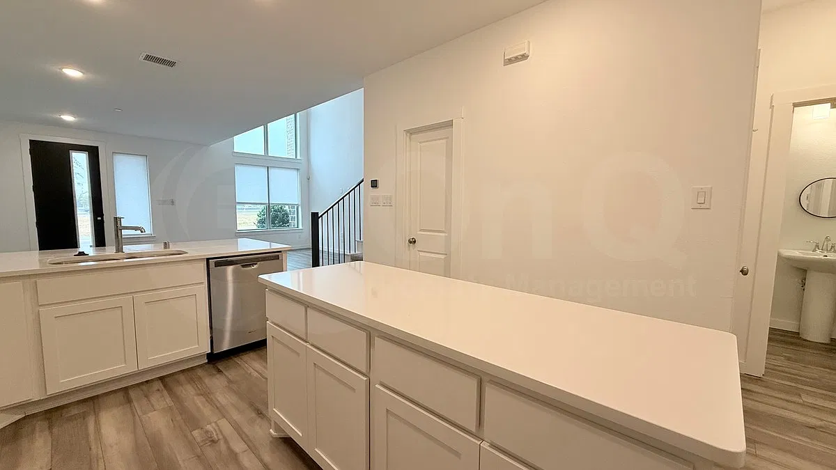2 bed, 2.5 bath, 1781 sqft, $2,700 — Photo 3