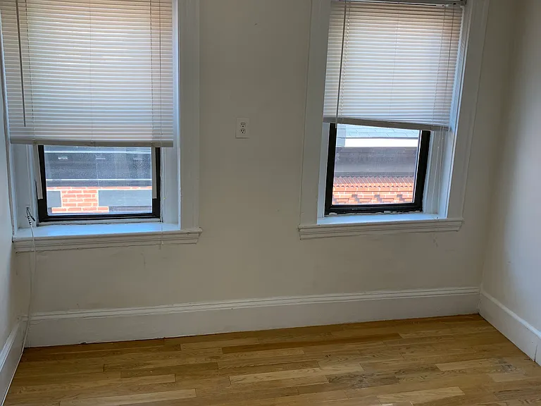 10 Wiget St #6 — Photo 23