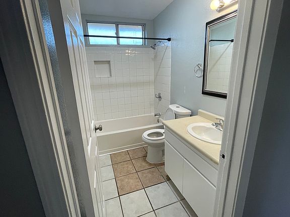 4th image of 5347 Groveland Dr #3