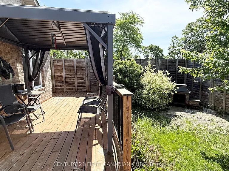 197 Baxter St — Photo 35