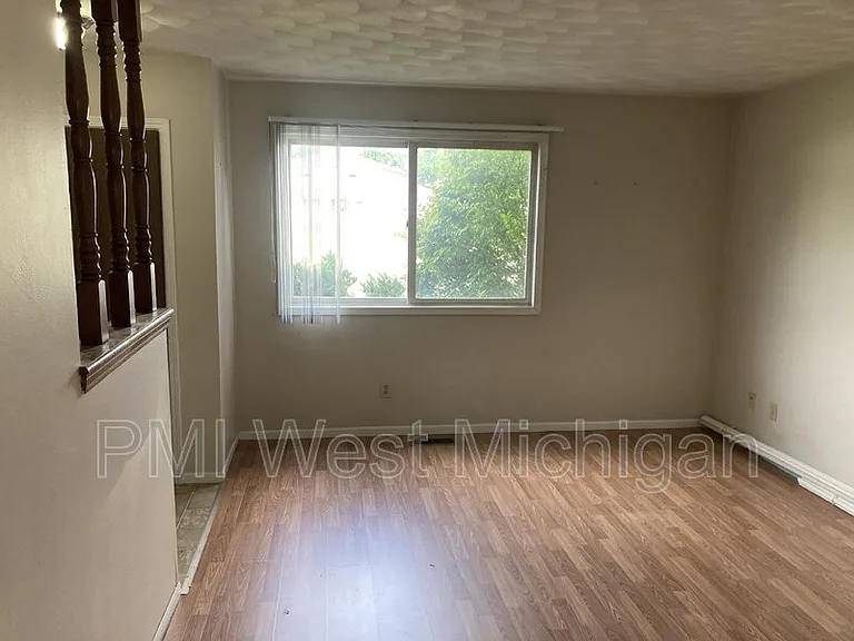 214 Grand Manor Dr — Photo 6
