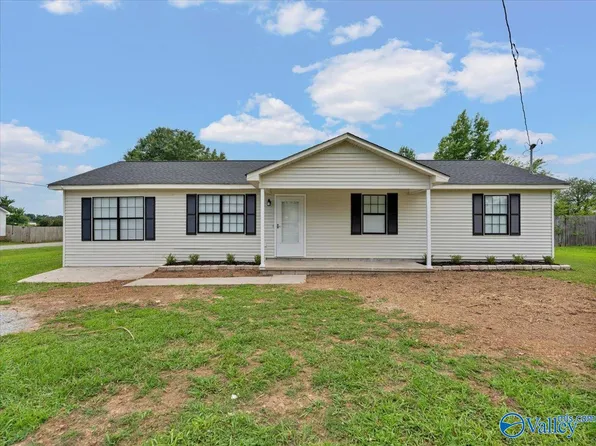 16451 Gordon Rd, Athens, AL 35611