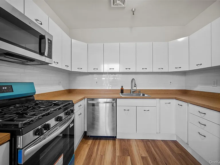 520 Ashford Ave #5 — Photo 15