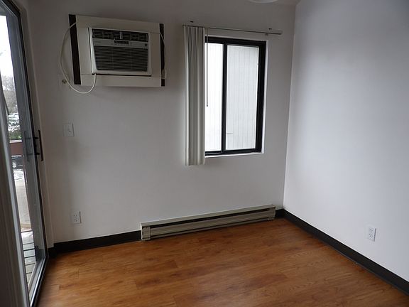 4th image of 4501 Boardwalk Dr Building M-m-129