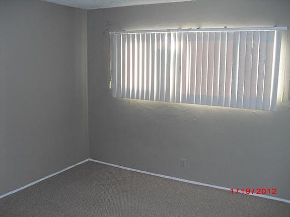 3rd image of 242 Twin Oaks Ave